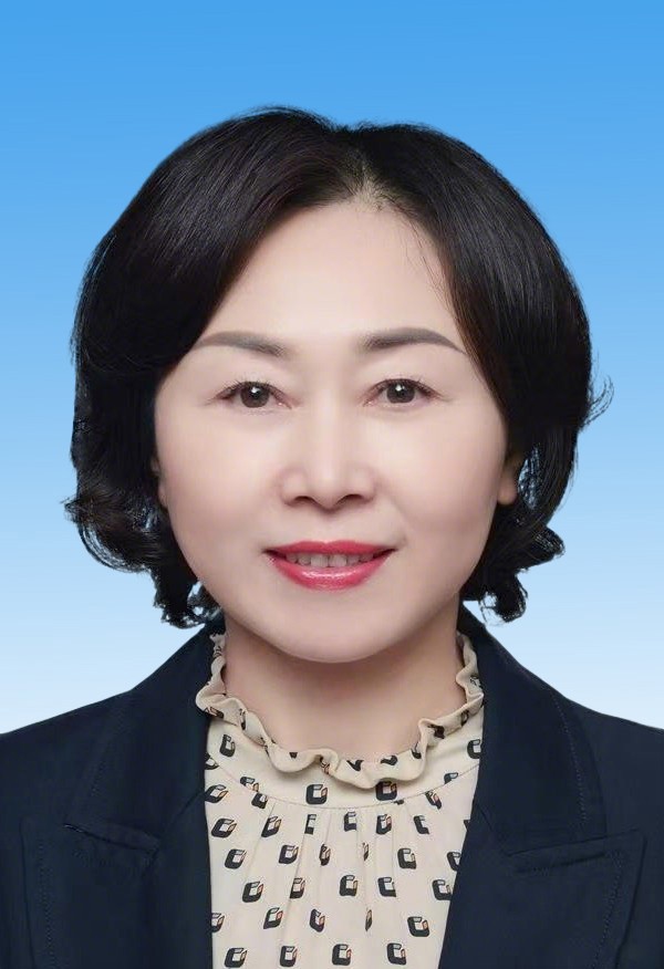 陈　华